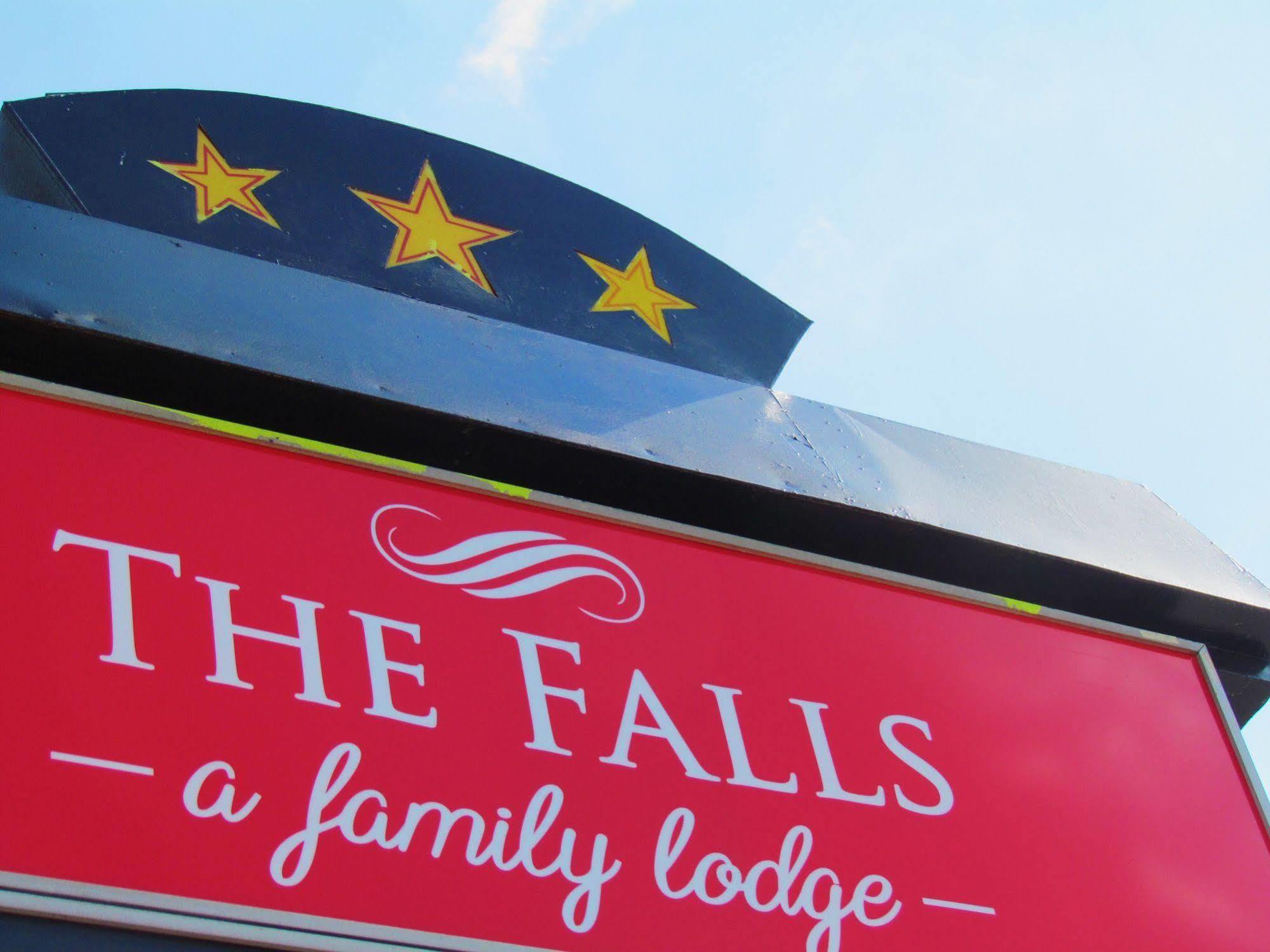 Motel The Falls Family